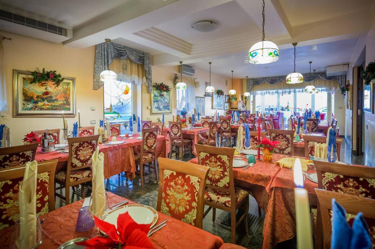 Albergo Ristorante Fabrizio Caorle Eksteriør billede